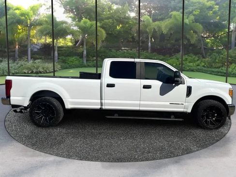 Used 2017 Ford F350 XL w/ Power Equipment Group RWD image 4