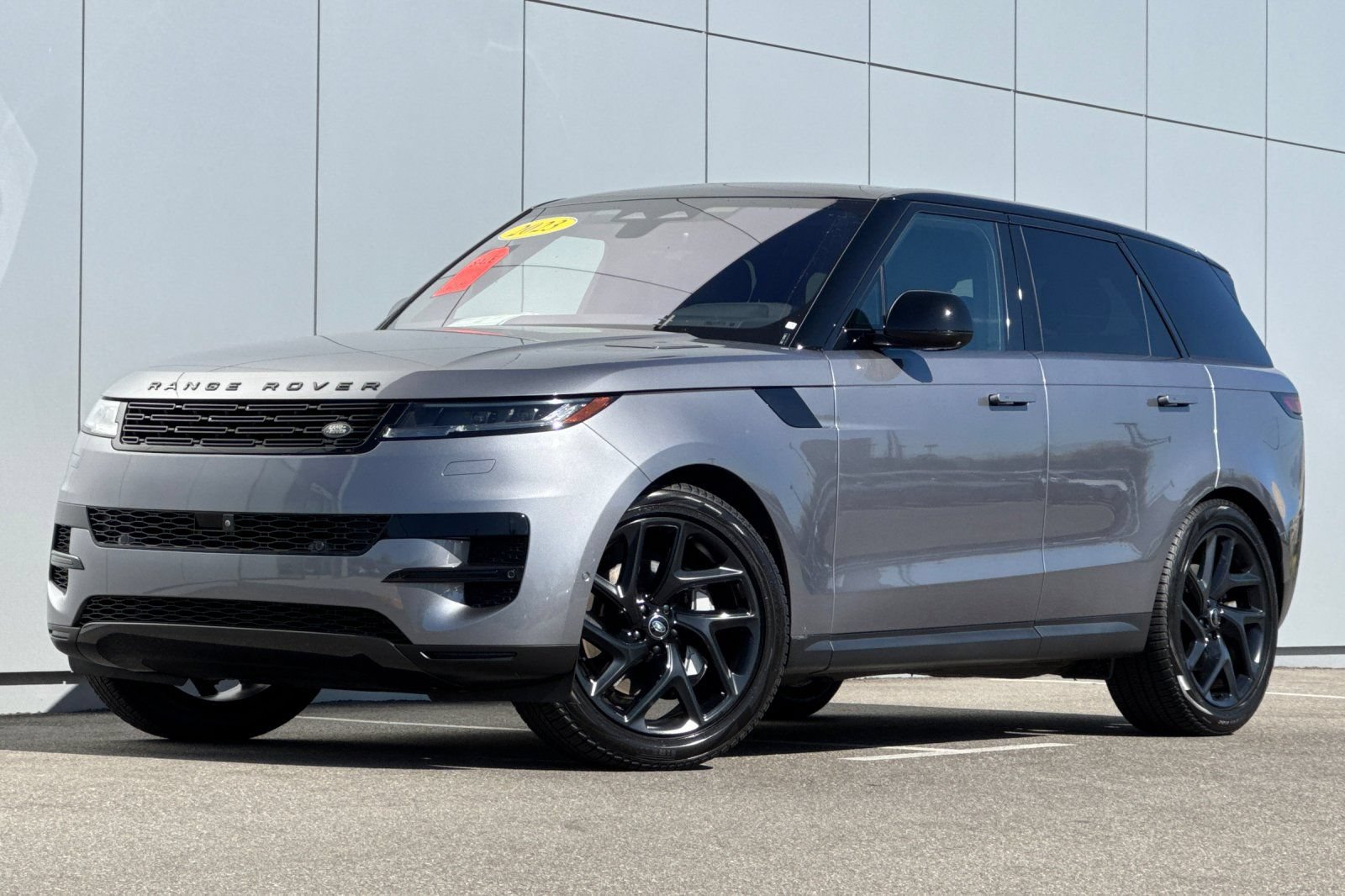 Used 2023 Land Rover Range Rover Sport SE AWD/4WD image 1