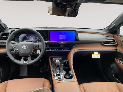 New 2025 Toyota Crown Signia image 10