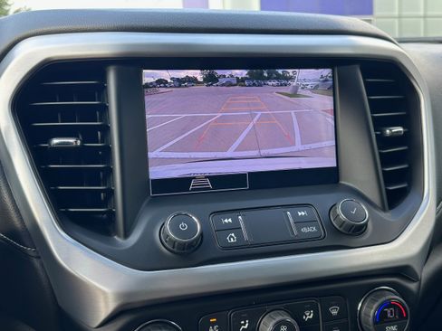 Used 2022 GMC Acadia SLE image 20