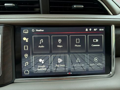 Used 2022 GMC Yukon XL Denali w/ Advanced Technology Package AWD/4WD image 12