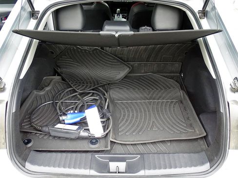 Used 2023 Toyota Prius Prime FWD image 19
