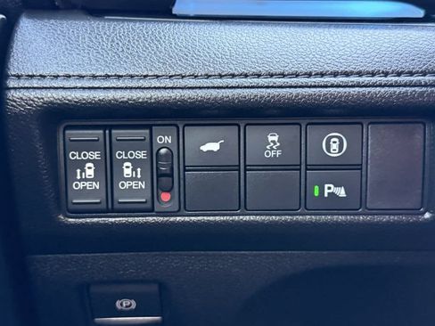 Used 2024 Honda Odyssey Touring image 25