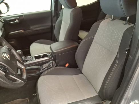 Used 2023 Toyota Tacoma TRD Off-Road image 15