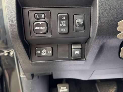 Used 2017 Toyota Tundra SR5 w/ TRD Off Road Package image 10