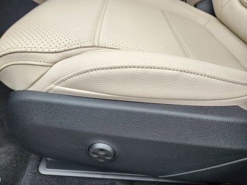 New 2026 Mercedes-Benz GLC 300 4MATIC image 9