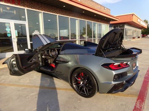Used 2024 Chevrolet Corvette Z06 RWD image 14