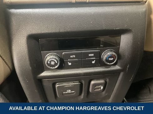 Used 2023 Chevrolet Traverse Premier w/ LPO, Floor Liner Package AWD/4WD image 29