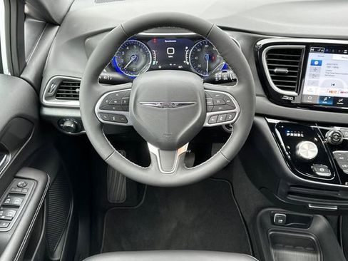 New 2026 Chrysler Voyager LX image 14