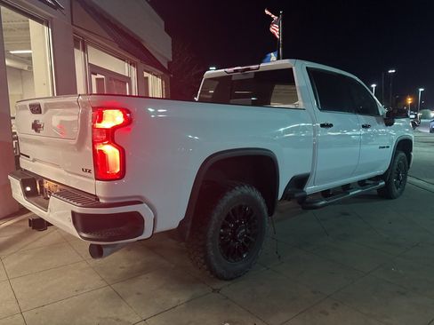Used 2024 Chevrolet Silverado 2500 LTZ w/ LTZ Plus Package image 9