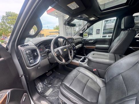 Used 2021 Chevrolet Silverado 1500 High Country w/ Technology Package AWD/4WD image 10