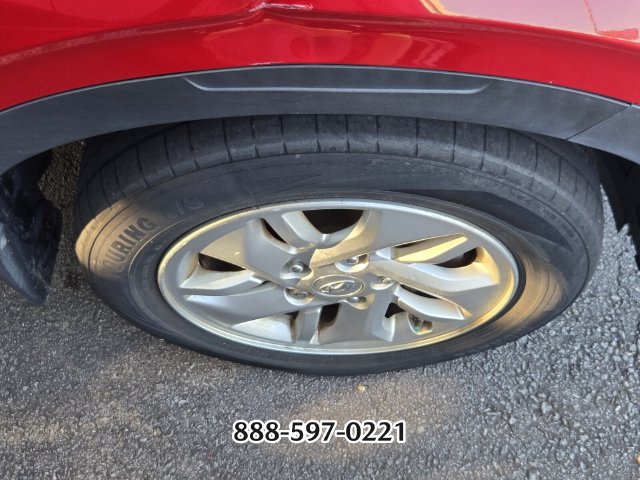 Used 2020 Hyundai Venue SEL w/ Convenience Package FWD image 5