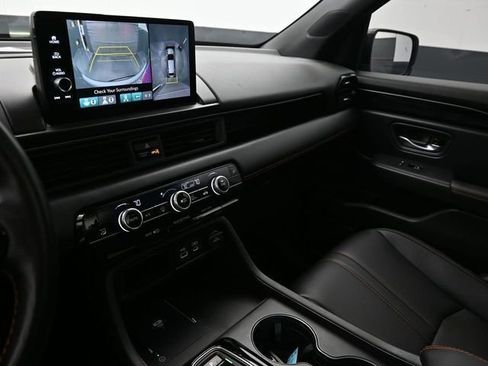 Used 2024 Honda Pilot TrailSport image 12