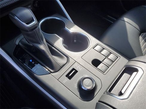 Used 2023 Toyota Highlander XSE image 26