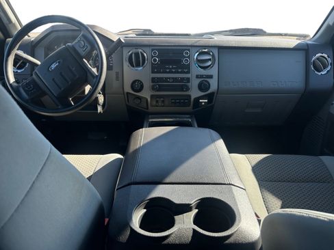 Used 2016 Ford F250 XLT w/ XLT Premium Package image 11