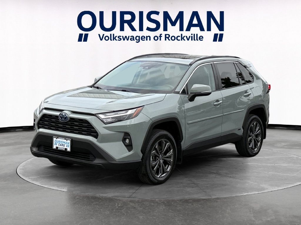 Used 2022 Toyota RAV4 XLE Premium AWD/4WD image 2