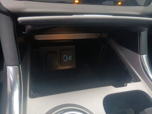 Used 2022 Ford Explorer XLT w/ Equipment Group 202A image 36