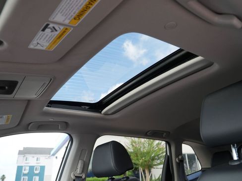 Used 2025 Honda CR-V EX-L image 8