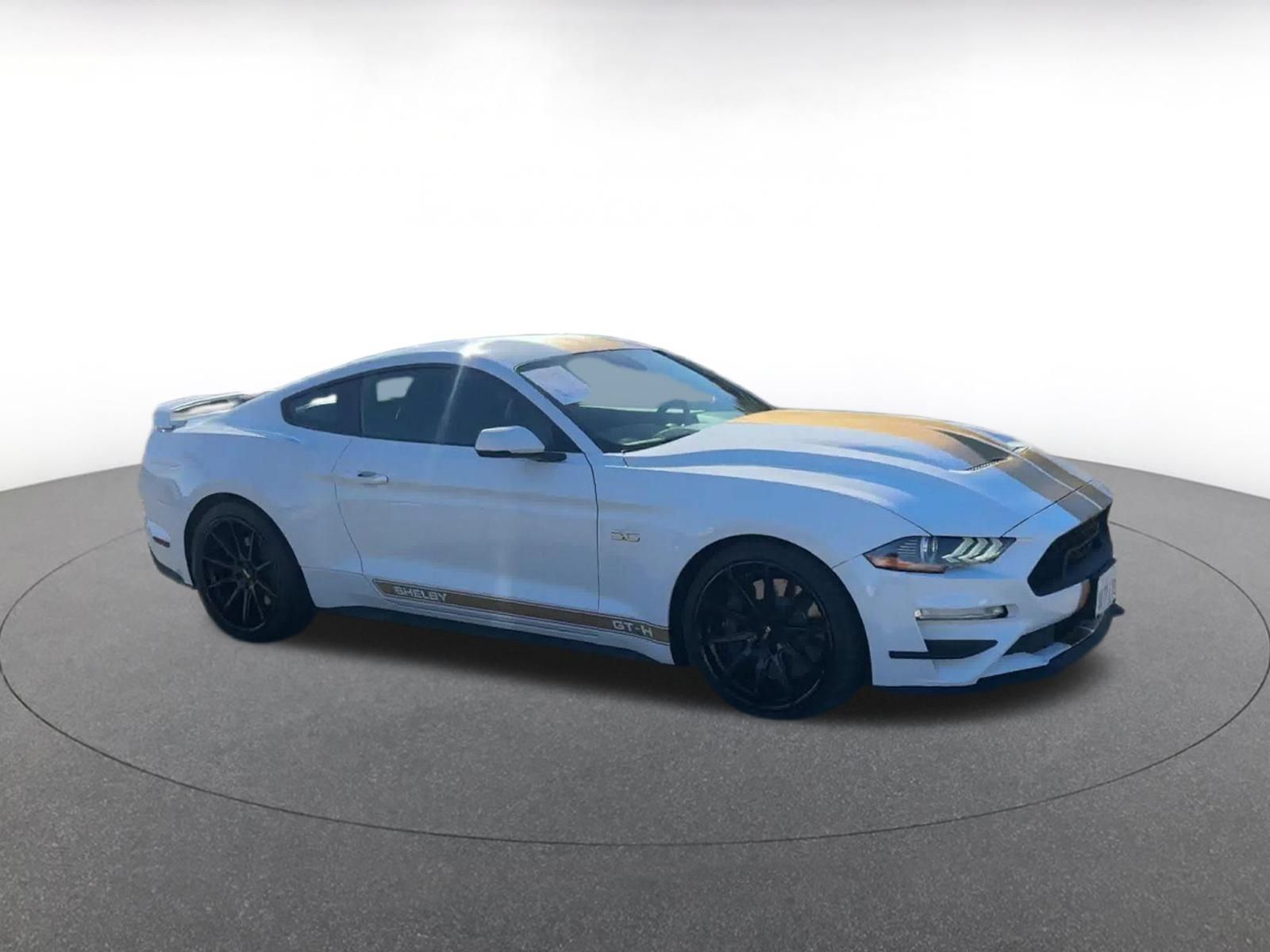 Used 2022 Ford Mustang GT Premium w/ GT Performance Package RWD image 2