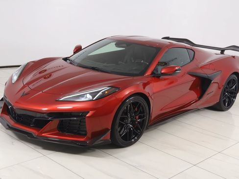 Used 2025 Chevrolet Corvette Z06 w/ Z07 Performance Package RWD image 36