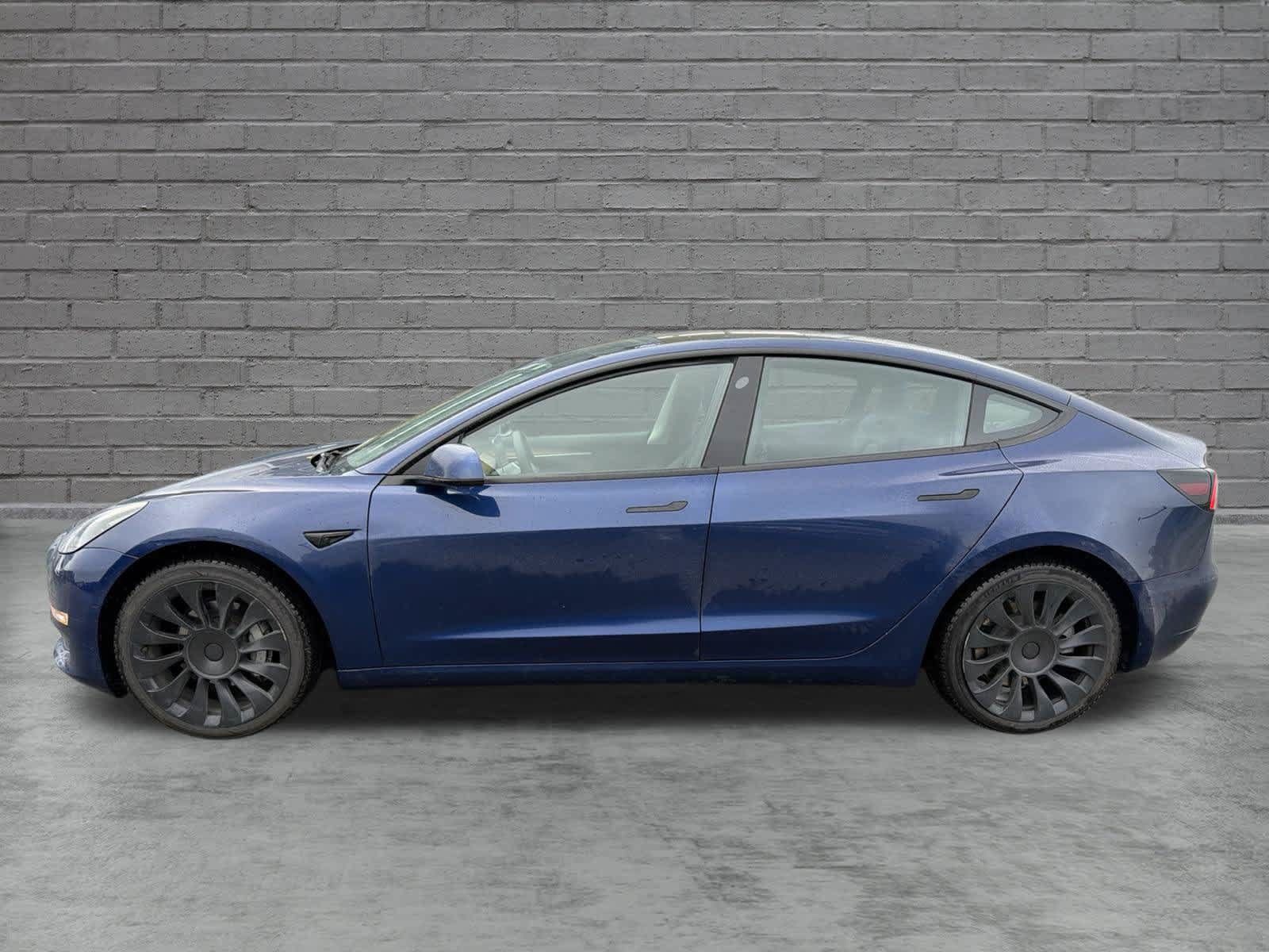 Used 2022 Tesla Model 3 Long Range AWD/4WD image 3