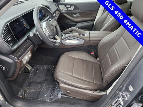Used 2023 Mercedes-Benz GLS 450 4MATIC image 9