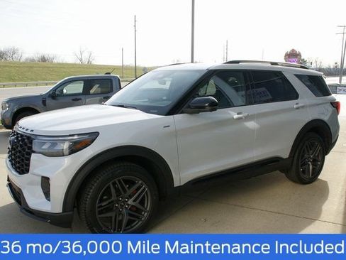 New 2026 Ford Explorer ST-Line w/ ST-Line Street Pack AWD/4WD image 5