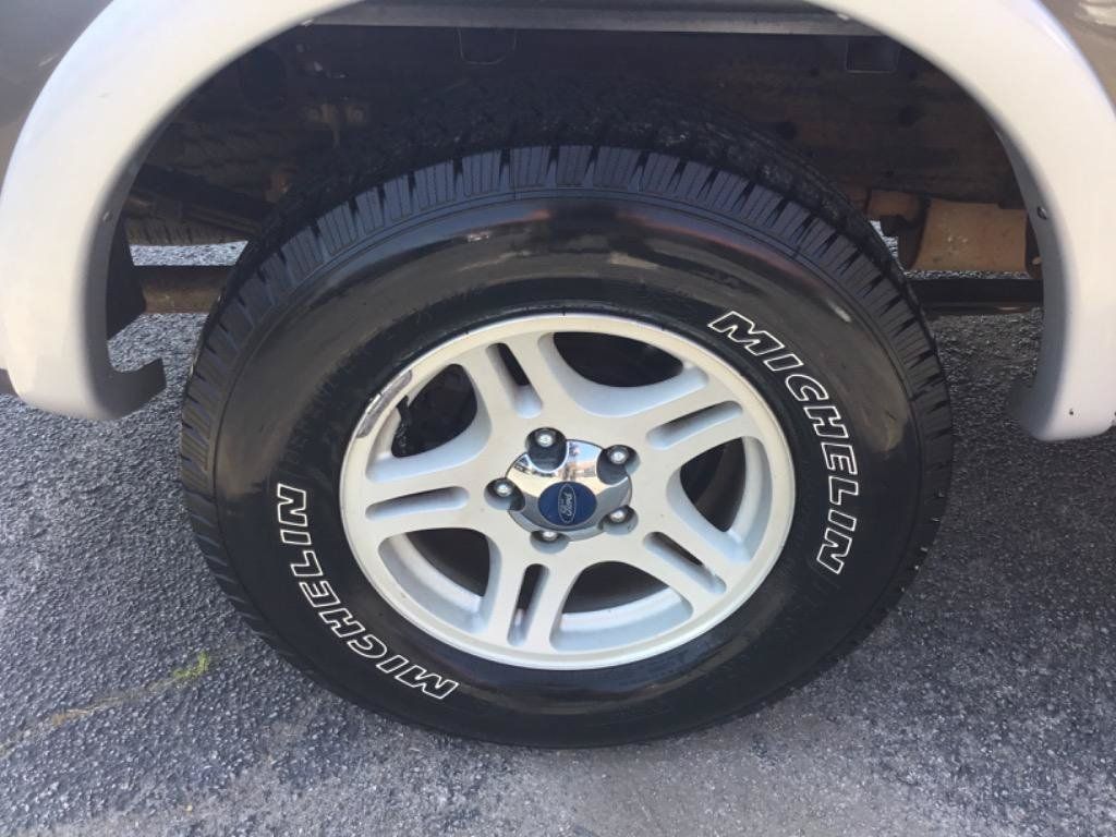 Used 2002 Ford F150 XLT RWD image 15