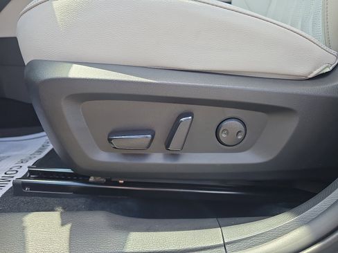 New 2025 Mitsubishi Outlander SEL image 13