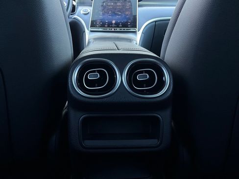 Used 2024 Mercedes-Benz GLC 300 4MATIC image 13