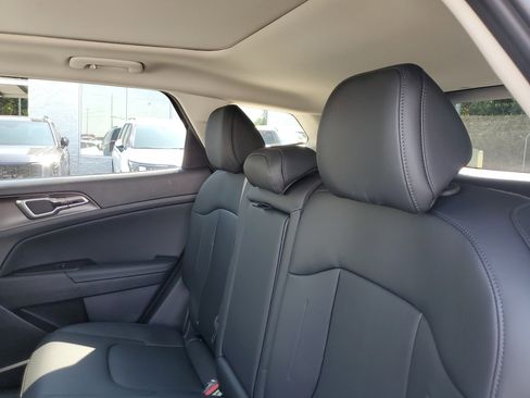 New 2026 Kia Sportage EX image 9