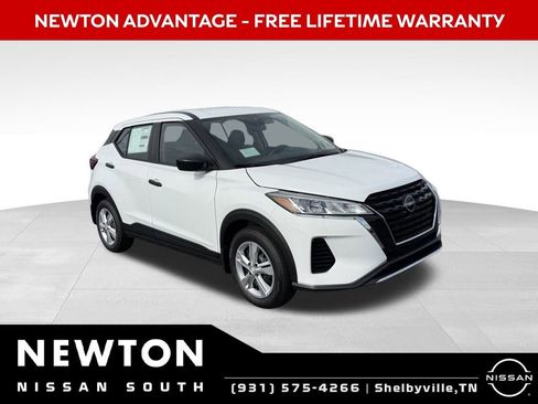 New 2025 Nissan Kicks Play S image 1