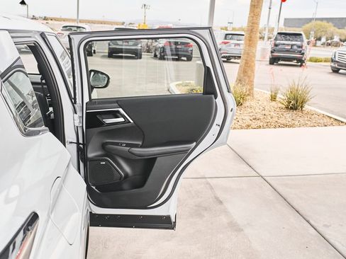 New 2026 Mitsubishi Outlander ES FWD image 11