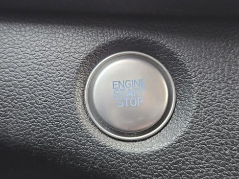 Used 2020 Hyundai Santa Fe Limited FWD image 19