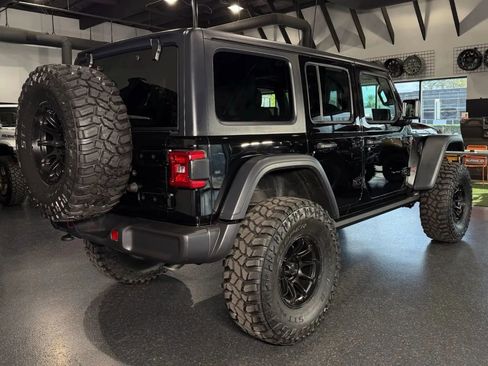 Used 2025 Jeep Wrangler Unlimited Rubicon AWD/4WD image 11