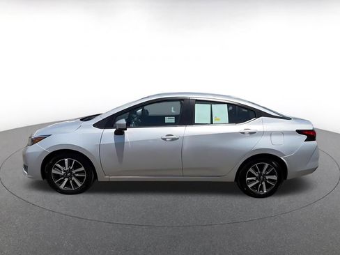 Used 2025 Nissan Versa SV FWD image 9
