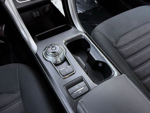 Used 2019 Ford Fusion SE image 37