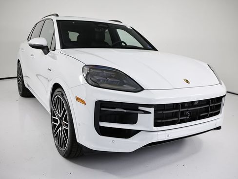 New 2026 Porsche Cayenne S AWD/4WD image 9