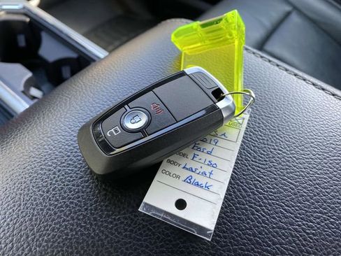 Used 2019 Ford F150 Lariat image 34