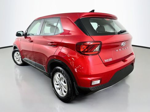 Used 2021 Hyundai Venue SE FWD image 5