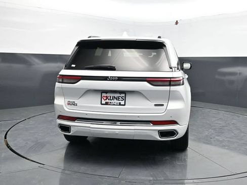 Used 2022 Jeep Grand Cherokee Overland AWD/4WD image 8