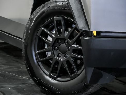 Used 2024 Tesla Cybertruck AWD Crew Cab image 3