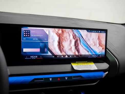 Certified 2025 BMW X3 xDrive30i w/ Premium Package image 27