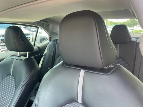 Used 2020 Toyota Camry SE FWD image 19