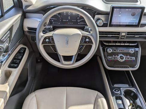 Used 2022 Lincoln Corsair FWD image 11