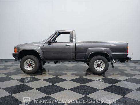 Used 1987 Toyota Pickup 4x4 Regular Cab image 8