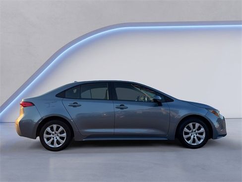 Used 2023 Toyota Corolla LE image 4