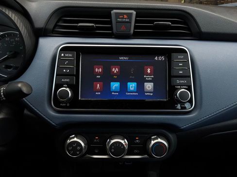 Used 2025 Nissan Versa SV FWD image 24
