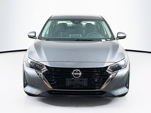 Used 2024 Nissan Sentra SV image 2