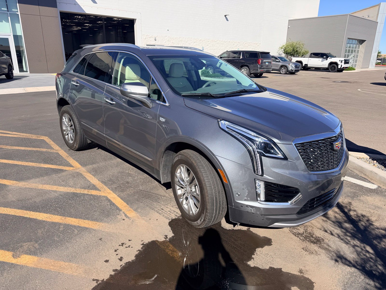 Used 2022 Cadillac XT5 Premium Luxury w/ Technology Package FWD image 4